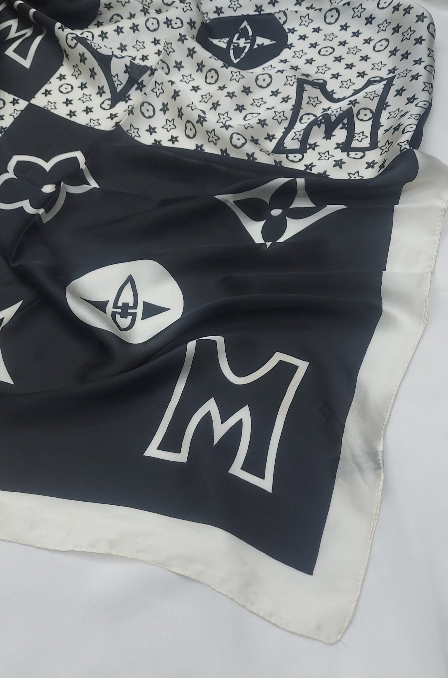 Printed Silk-Black White