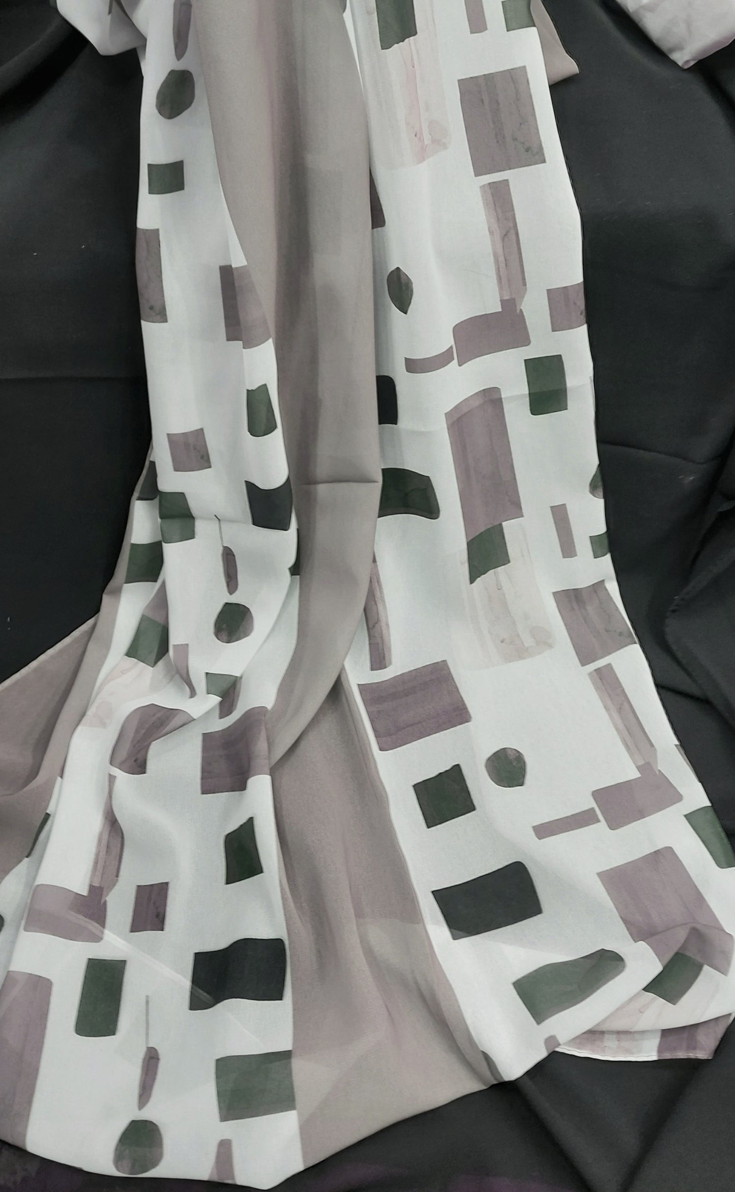 3D georgette-Boxed Ivory
